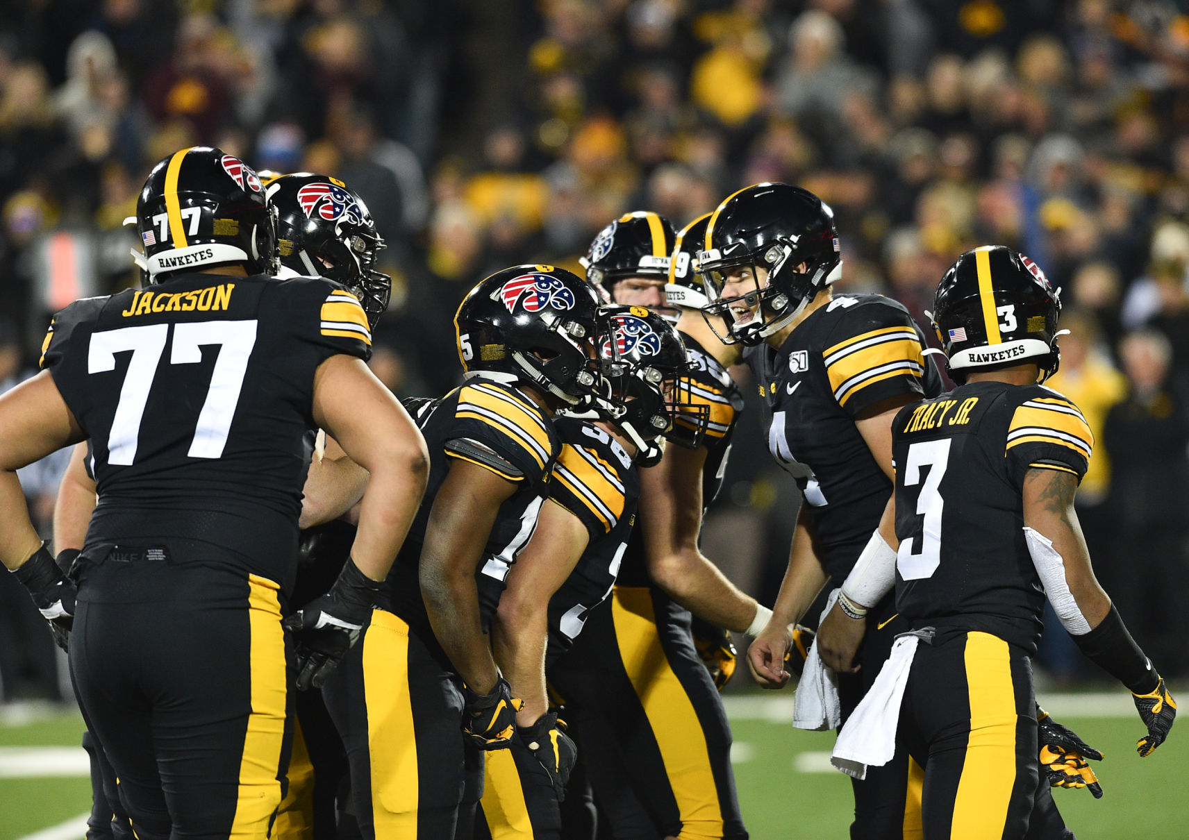 111619-qct-spt-iowa-minn-foot-146a.jpg